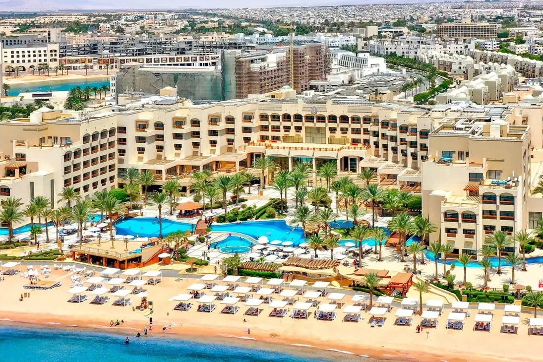 teren hotelu, basen, plaża