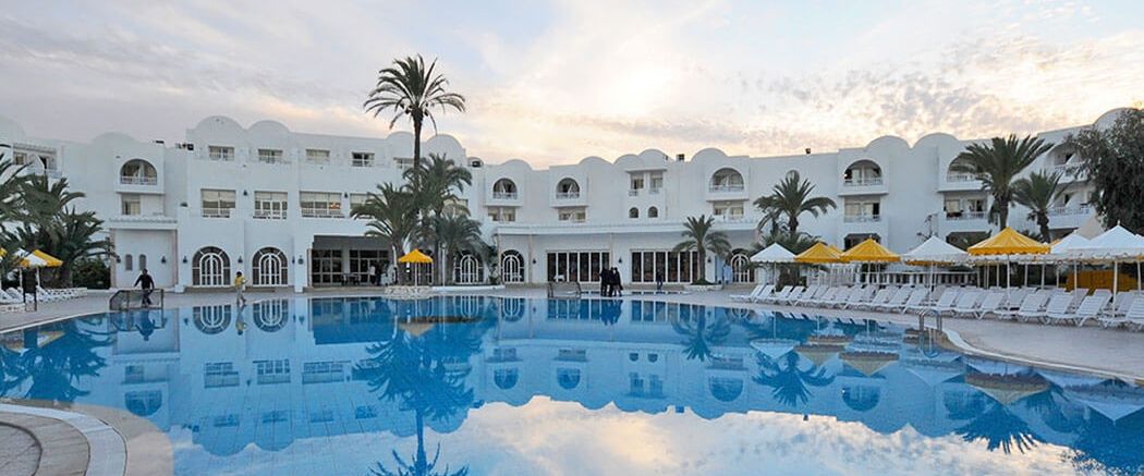 obiekt, teren hotelu, basen