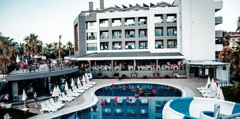 zjeżdżalnia, teren hotelu, basen