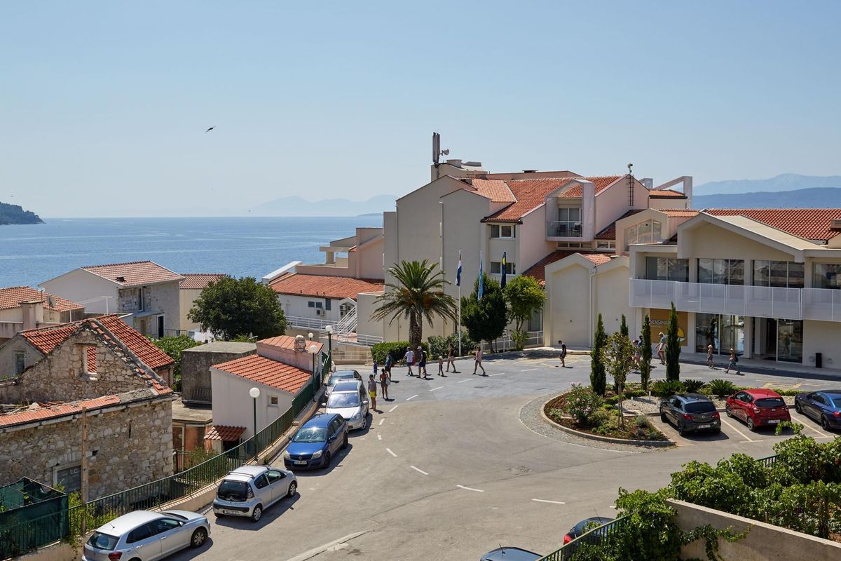 obiekt, budynek główny, teren hotelu