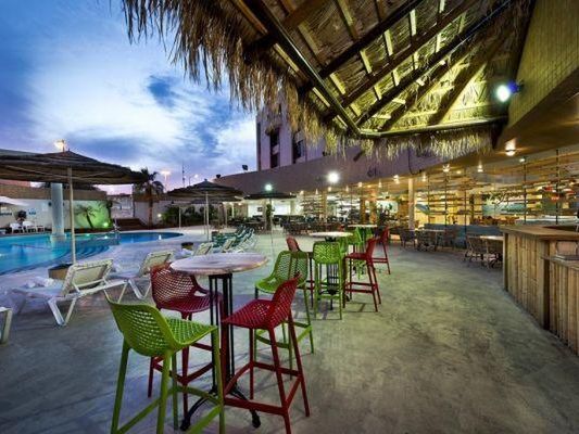 pool bar