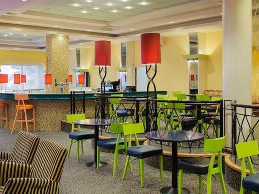 lobby bar