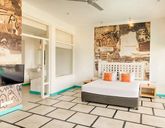 J Hotel (Negombo)