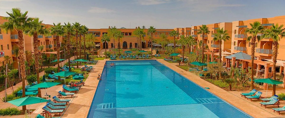 obiekt, teren hotelu, basen
