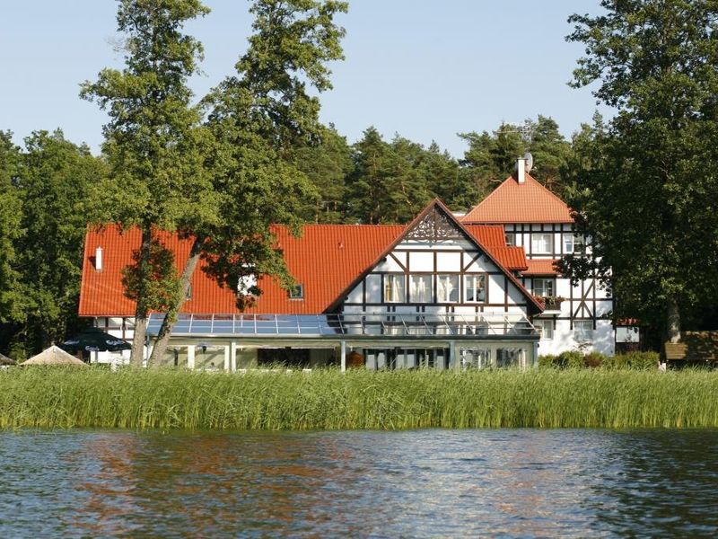 Jabłoń - Lake Resort