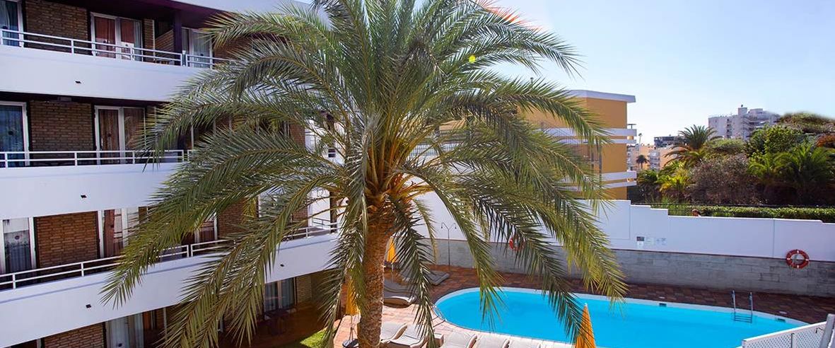 basen, budynek główny