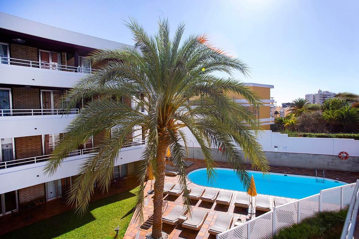 basen, budynek główny