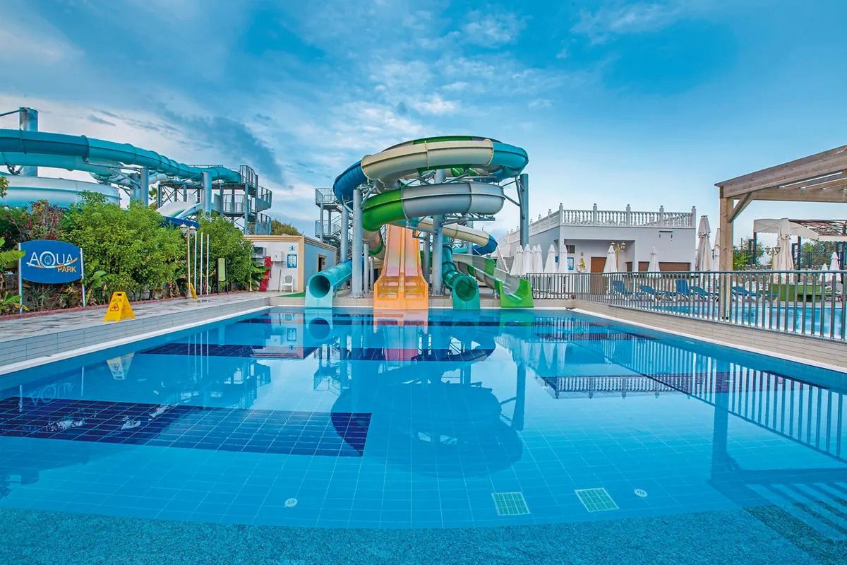 basen, zjeżdżalnia