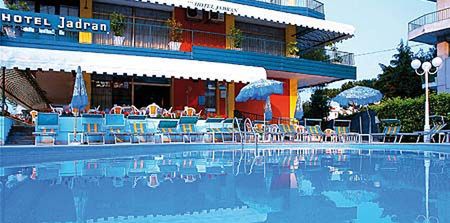 teren hotelu, obiekt, basen