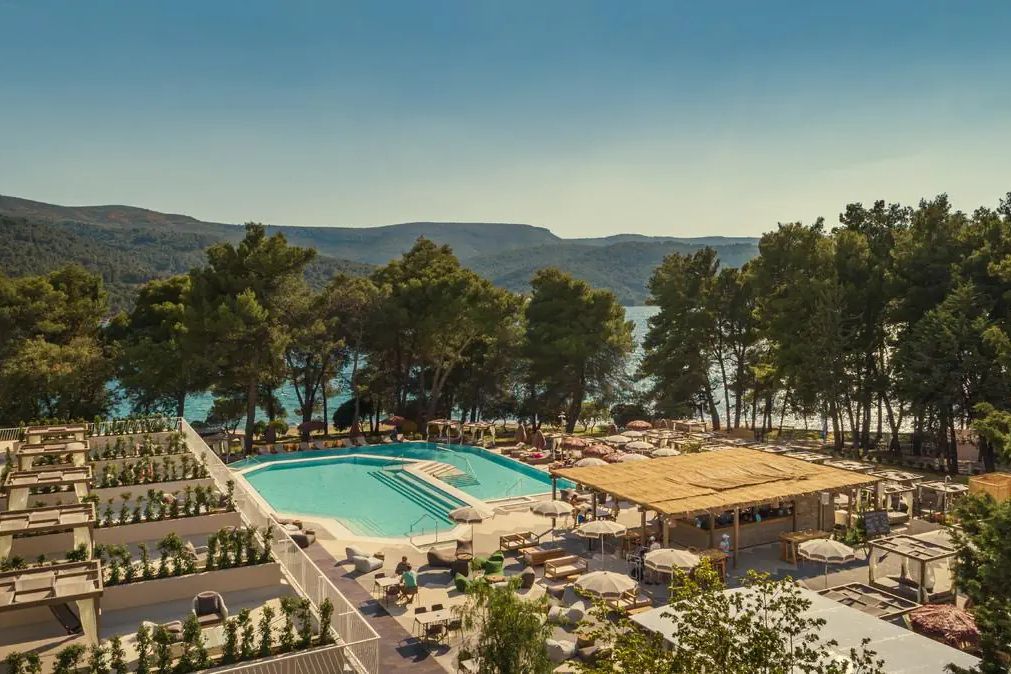 obiekt, teren hotelu, basen