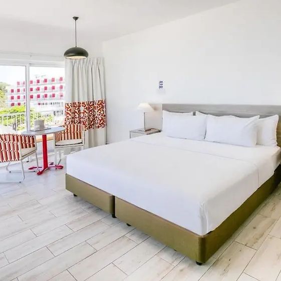 Grand Decameron Cornwall Beach – 2026-05-20 - Zdjęcie 3