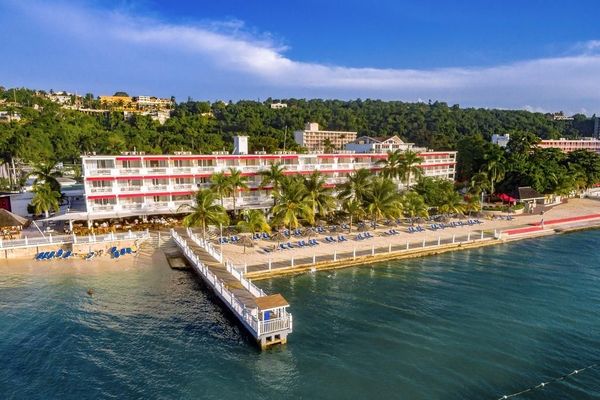 Grand Decameron Montego Beach