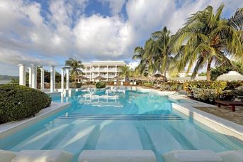 Grand Palladium Lady Hamilton Resort & Spa