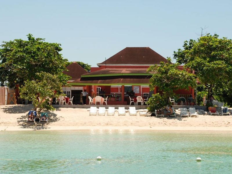 Shields Negril Villas 2.5*