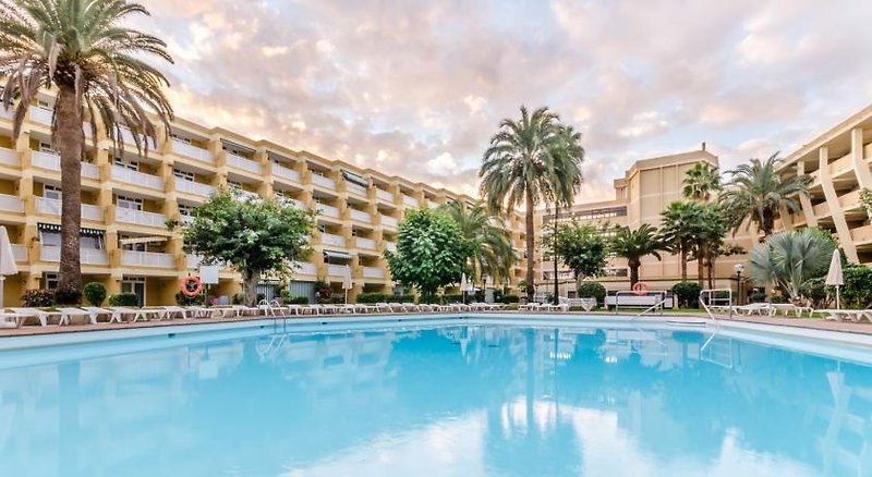 obiekt, teren hotelu, basen