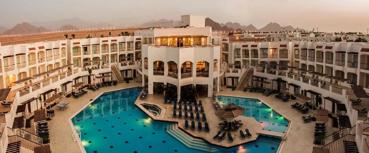 basen, teren hotelu