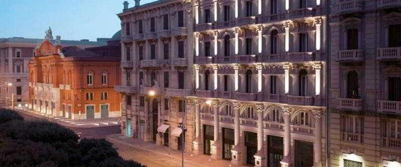 teren hotelu, budynek główny