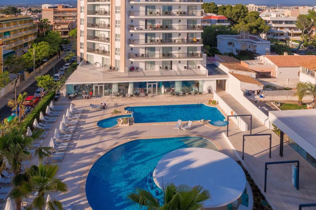 budynek główny, teren hotelu, basen