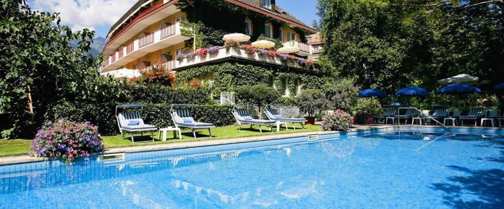 obiekt, teren hotelu, basen