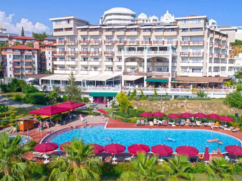 Justiniano Deluxe Resort