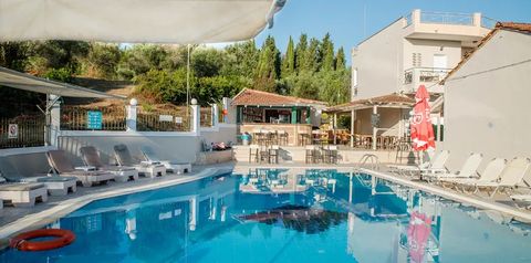 teren hotelu, basen, pool bar