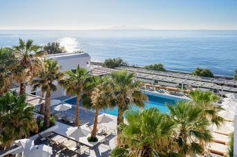 Kamari Beach (Santorini)