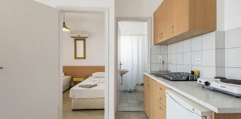 kuchnia / aneks kuchenny, łazienka, pokój