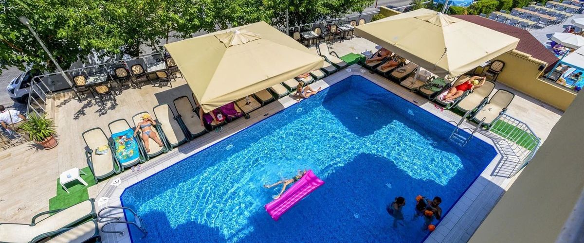 teren hotelu, basen