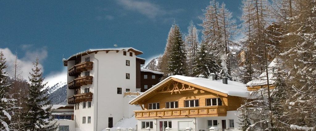 obiekt, teren hotelu