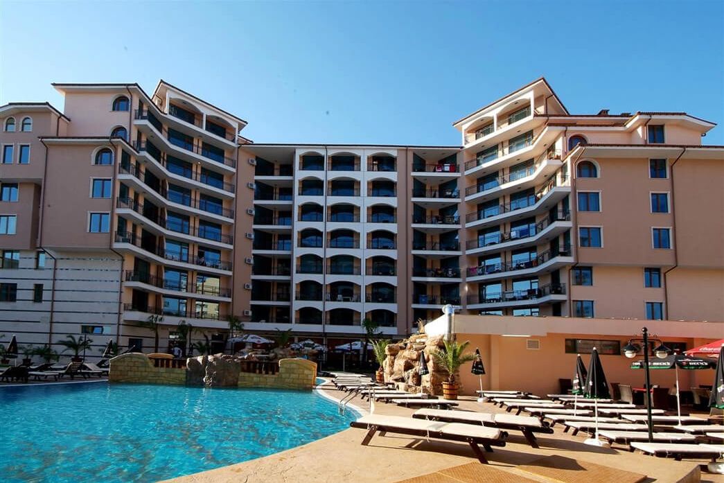 obiekt, teren hotelu, basen