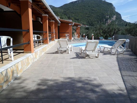 basen, teren hotelu, obiekt
