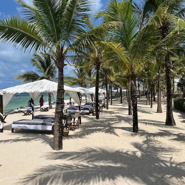 Billionaire Resort & Retreat