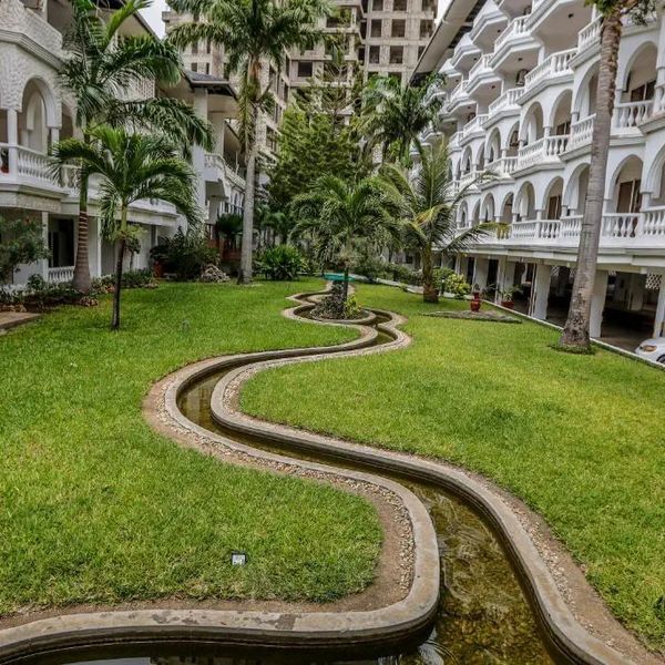 CityBlue Creekside Hotel & Suites