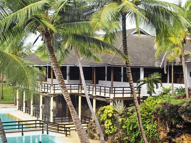 Emrald Flamingo Beach Club