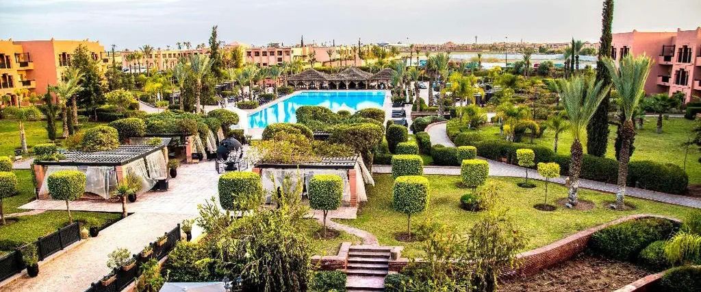 obiekt, teren hotelu, basen