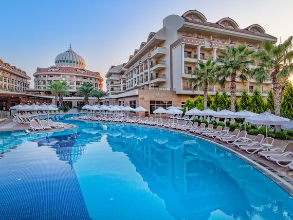 Kirman Belazur Resort & Spa