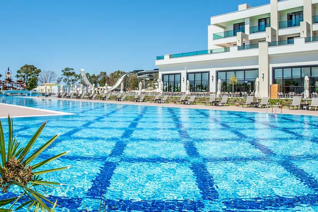 obiekt, teren hotelu, basen