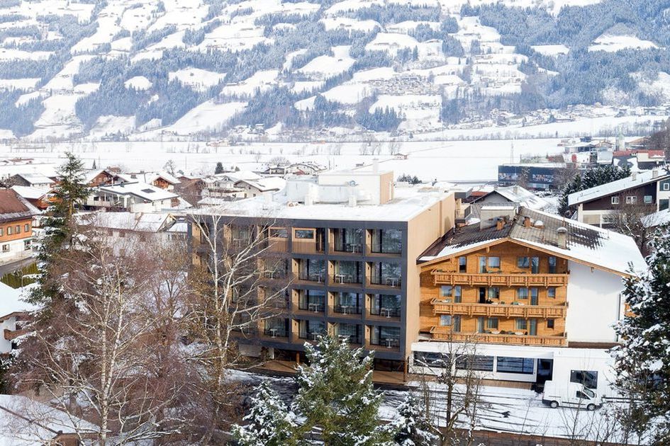 teren hotelu, budynek główny, obiekt