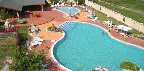 obiekt, teren hotelu, basen