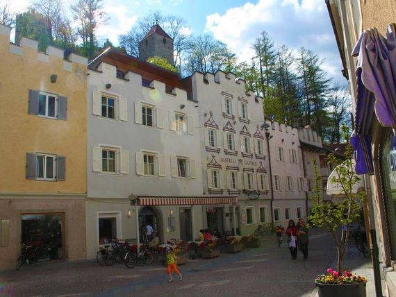 obiekt, budynek główny, teren hotelu