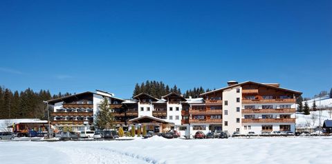 budynek główny, teren hotelu, sport i rekreacja