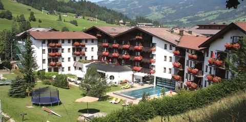 budynek główny, teren hotelu, zwiedzanie