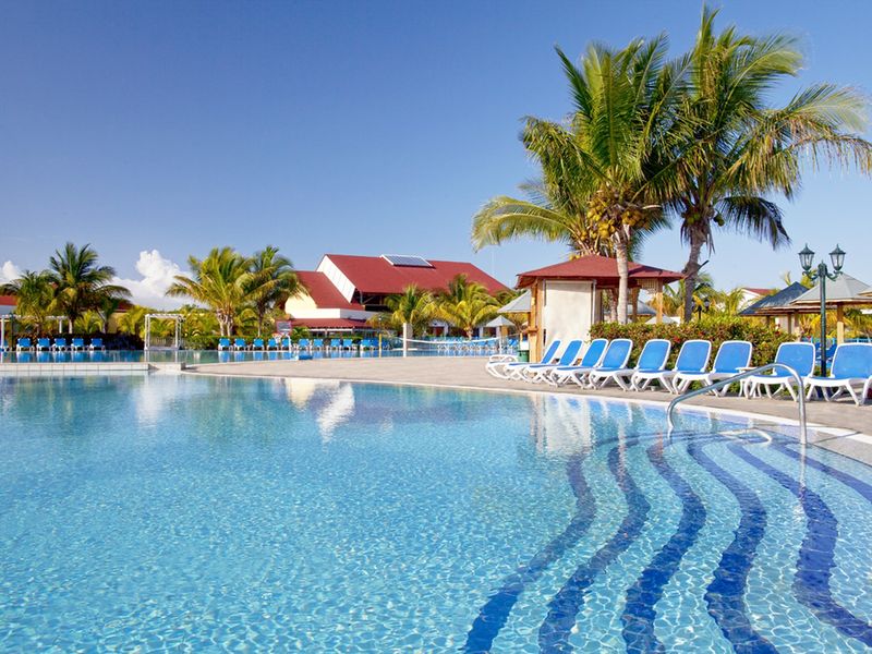 Memories Caribe Beach Resort