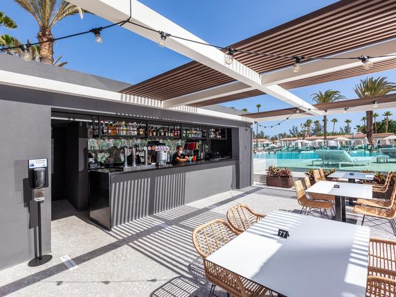 pool bar