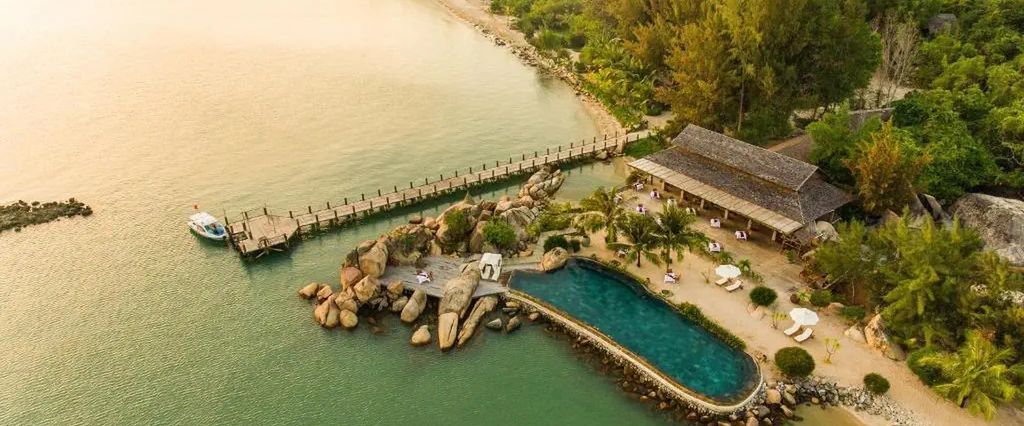 basen, plaża, teren hotelu