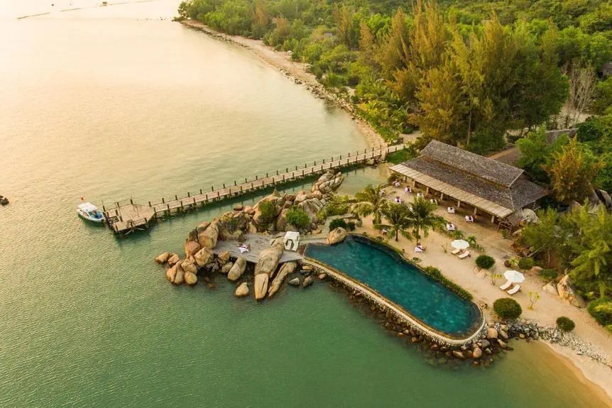 basen, plaża, teren hotelu