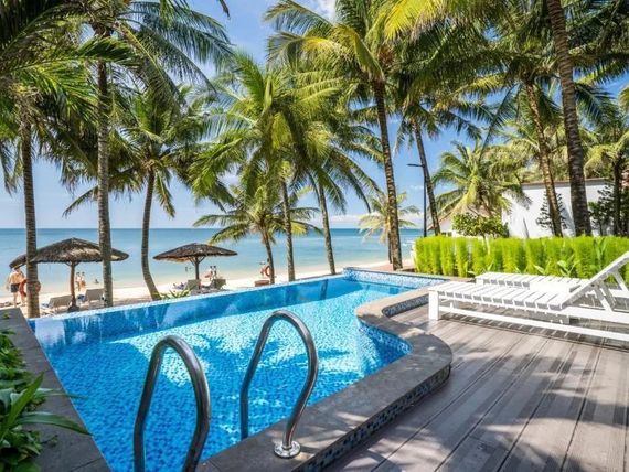 L Azure Resort & Spa