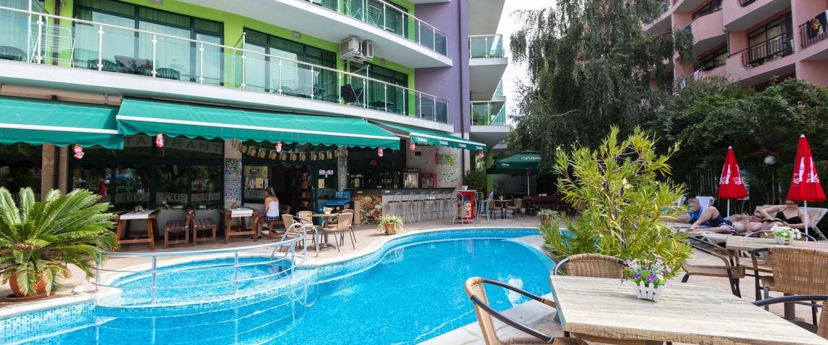 basen, pool bar, kawiarnia