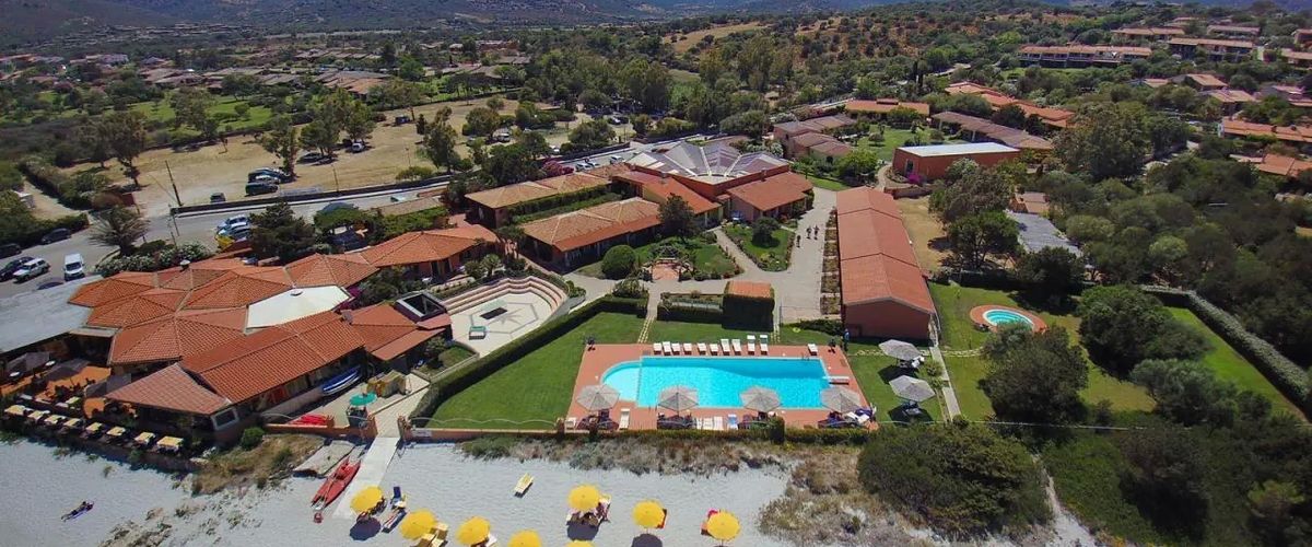basen, teren hotelu