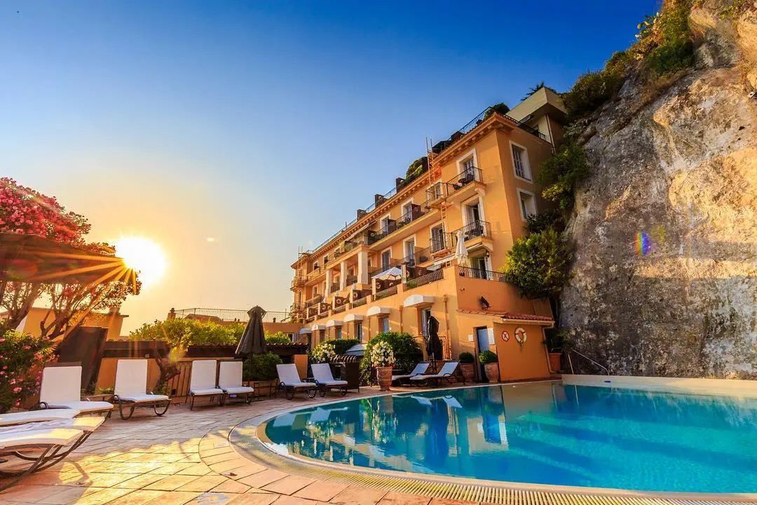 obiekt, teren hotelu, basen